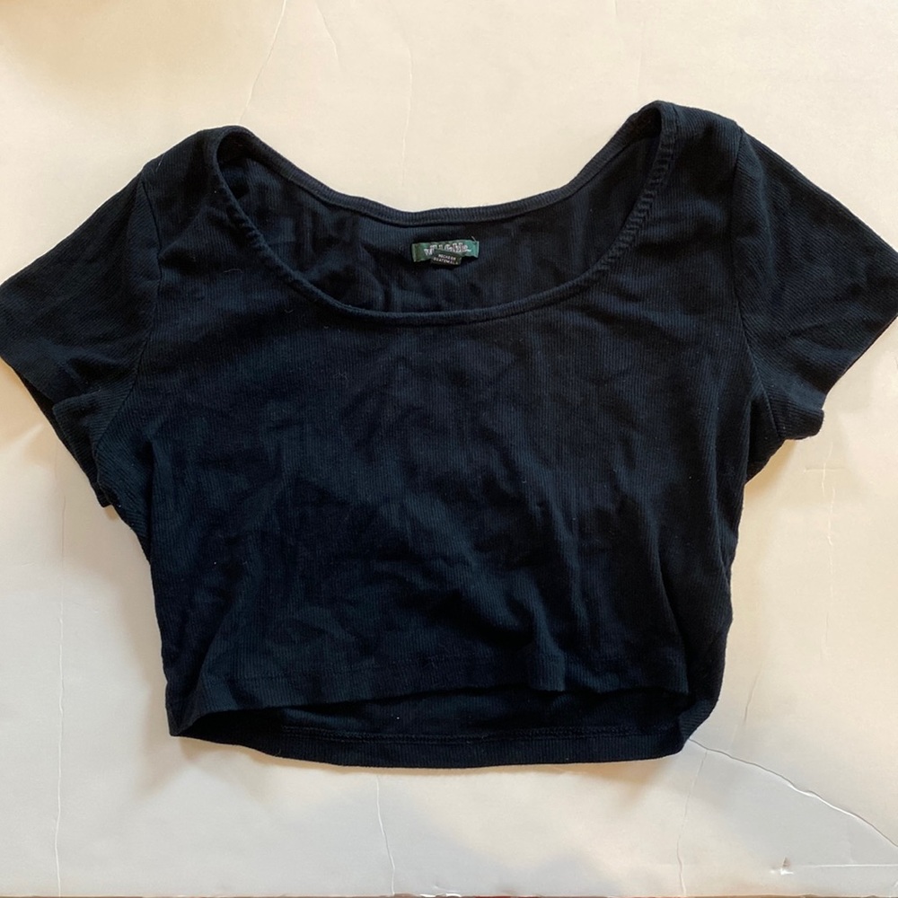 Plain Black Crop-Top